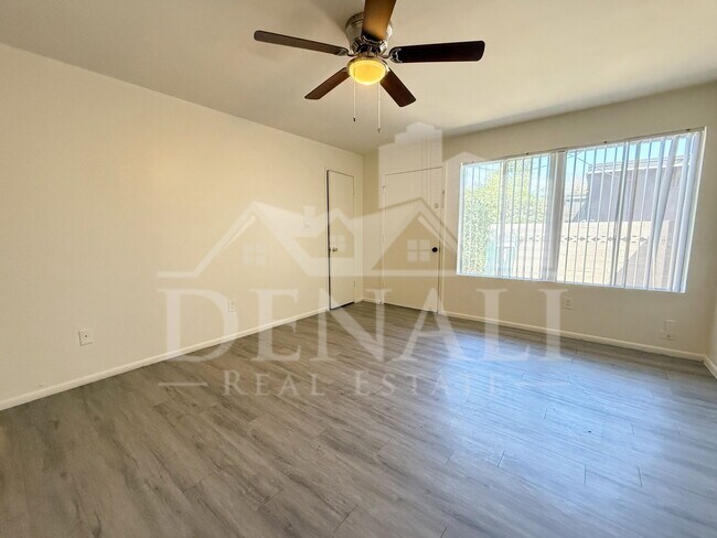 Building Photo - 4719 N 15th Ave
