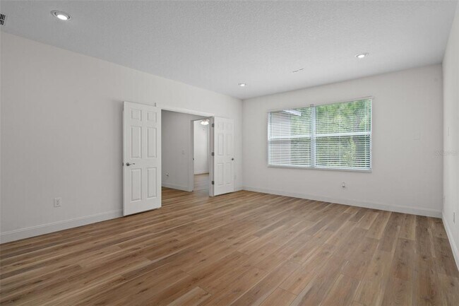 Building Photo - 16030 Bella Woods Dr