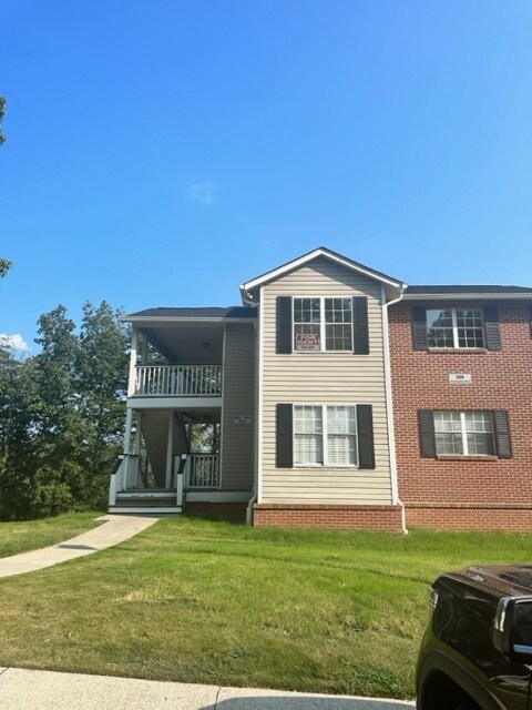 Building Photo - 303 Morning Sun Dr