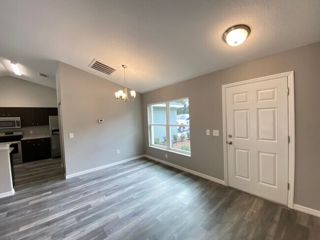 Building Photo - Beautiful  Home - 3/2/2 **WON"T LAST**