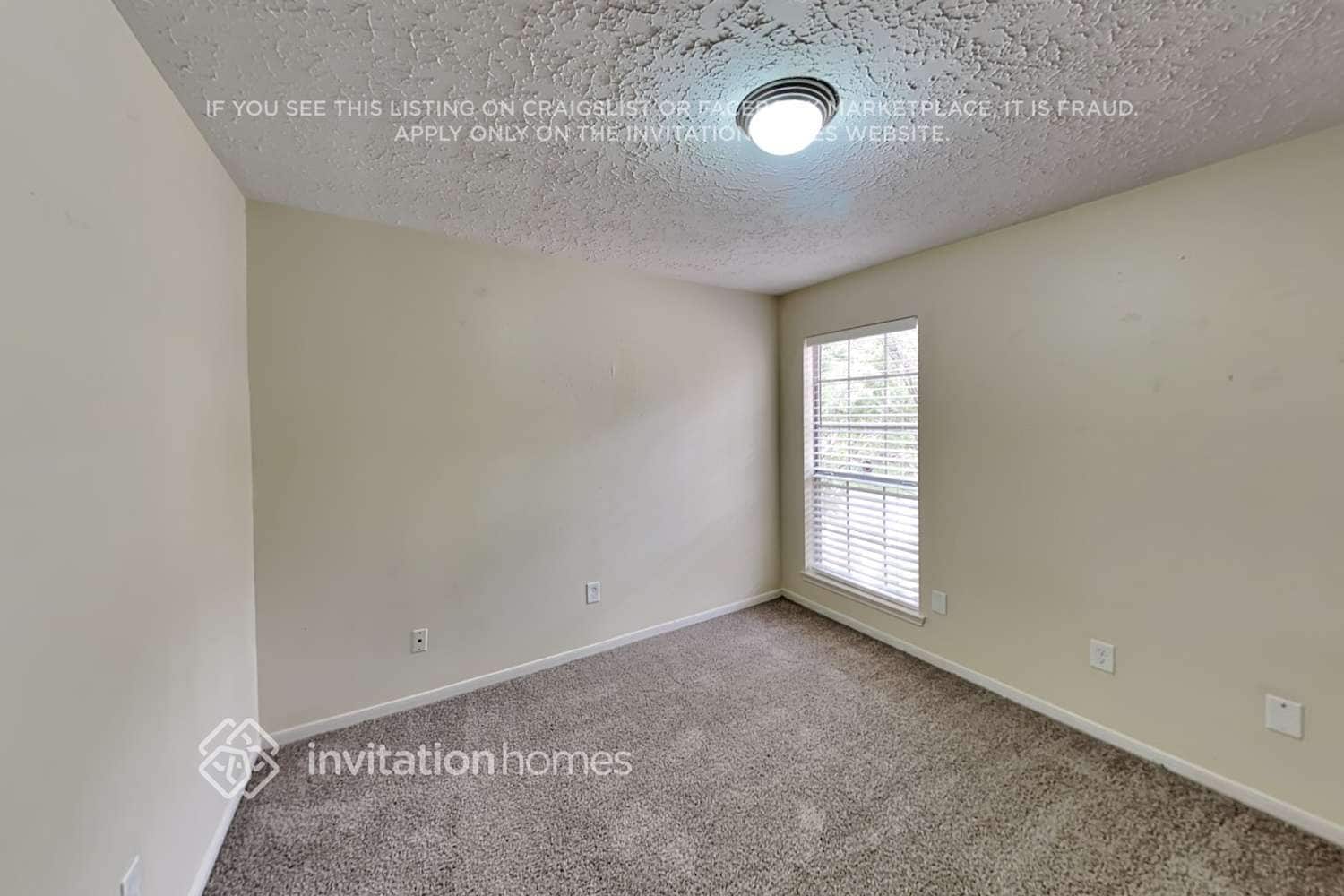 Building Photo - 14423 Sun Harbor Dr