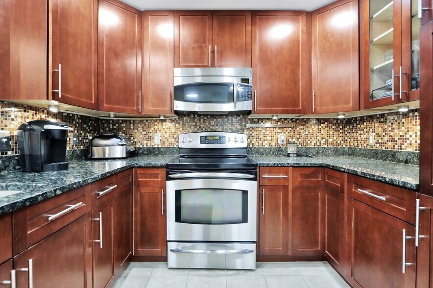Building Photo - 155 Potomac Passage