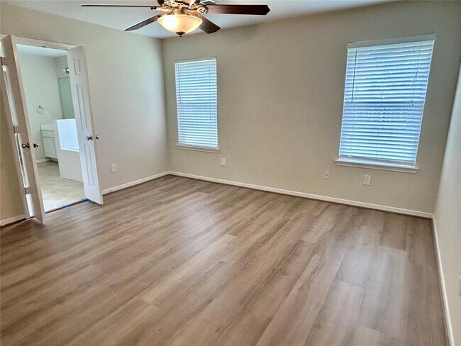 Building Photo - 2438 Ranch Hollow Ct