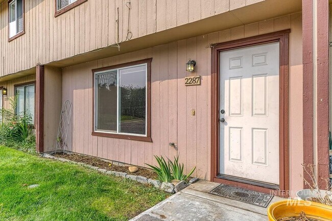 Building Photo - 2287 S Loyolla Ln