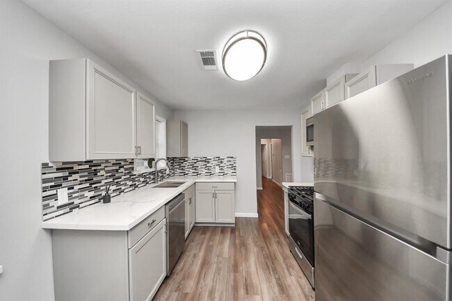 Building Photo - 3111 Tanglebriar Dr