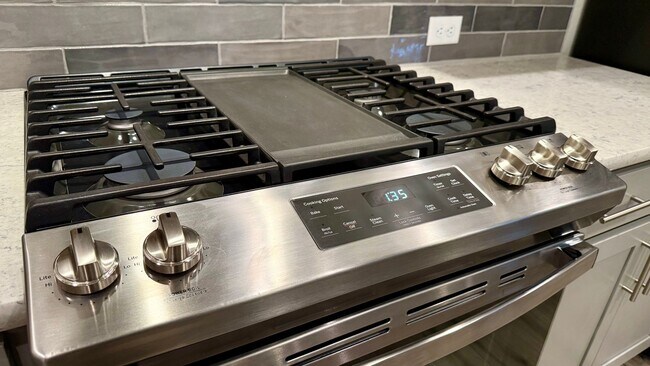 Building Photo - Modern Single-Family Home in Desirable Gold Hill Mesa — Built in 2021