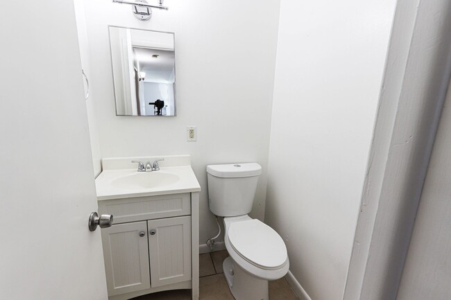 Building Photo - 3 Bedroom Ranch-Style Home with Bonus Base...