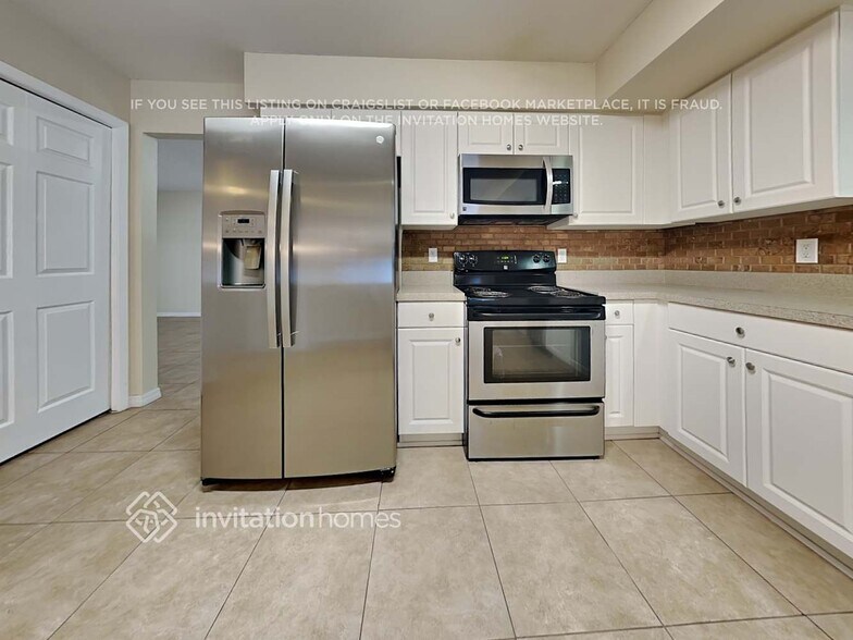 Building Photo - 15707 GardenSide Ln