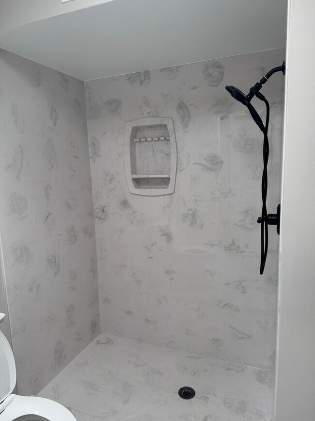 Building Photo - Foothills Townhouse 2 Bedroom 2 Bath with 2 Car Garage