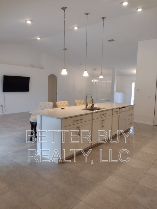 Building Photo - 16 Kalendar Ct