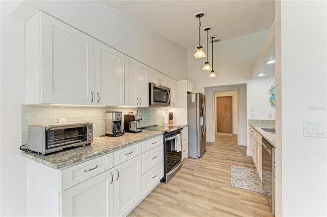 Building Photo - 405 Bayside Ln
