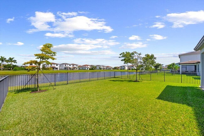Building Photo - 16259 Sandy Shore Dr