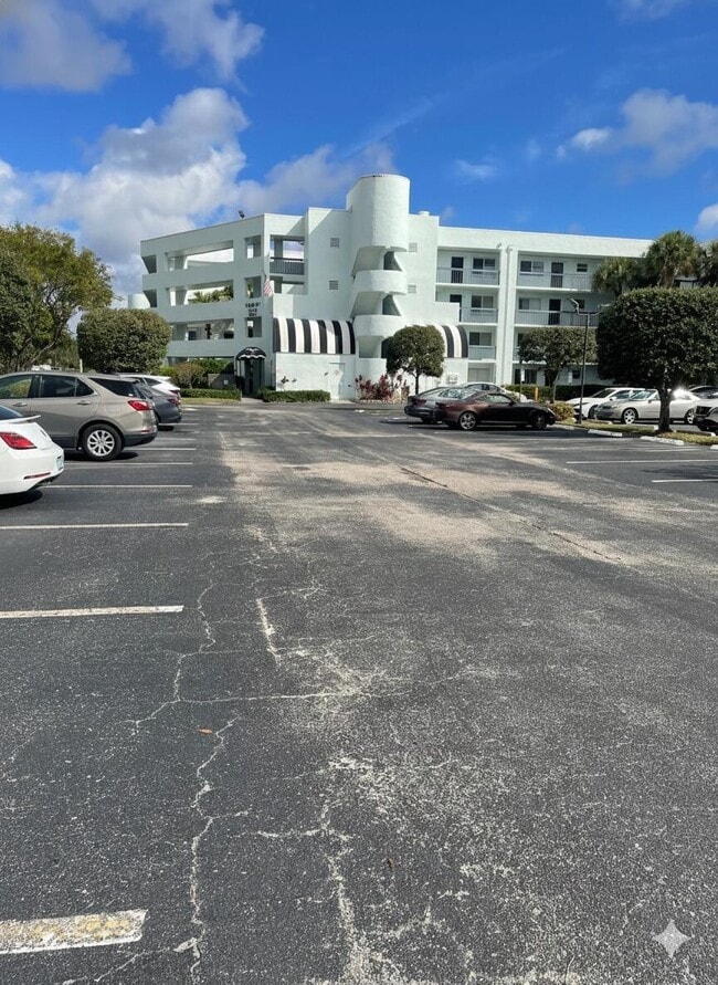 Building Photo - 6698 10th Ave N