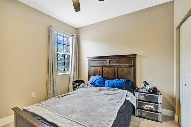 Building Photo - 4059 Crystal Lake Dr