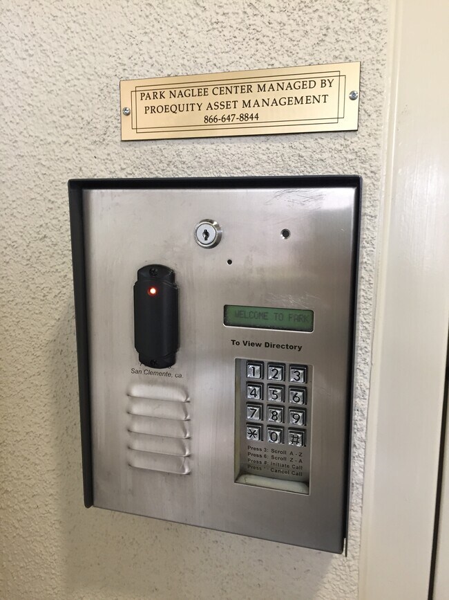 Building Photo - 1700 Park Ave