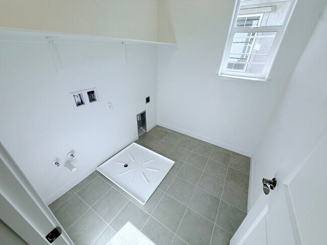 Building Photo - New Build 4BD/3BA Single-Family Home in Mountain House!
