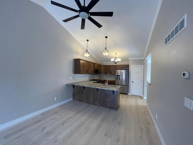 Building Photo - 1232 45th Ave NE