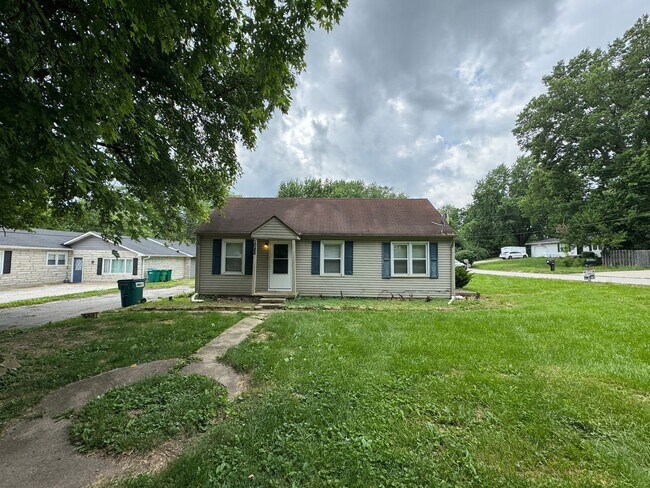 Building Photo - Greenwood 3 Bedroom 2 Bath