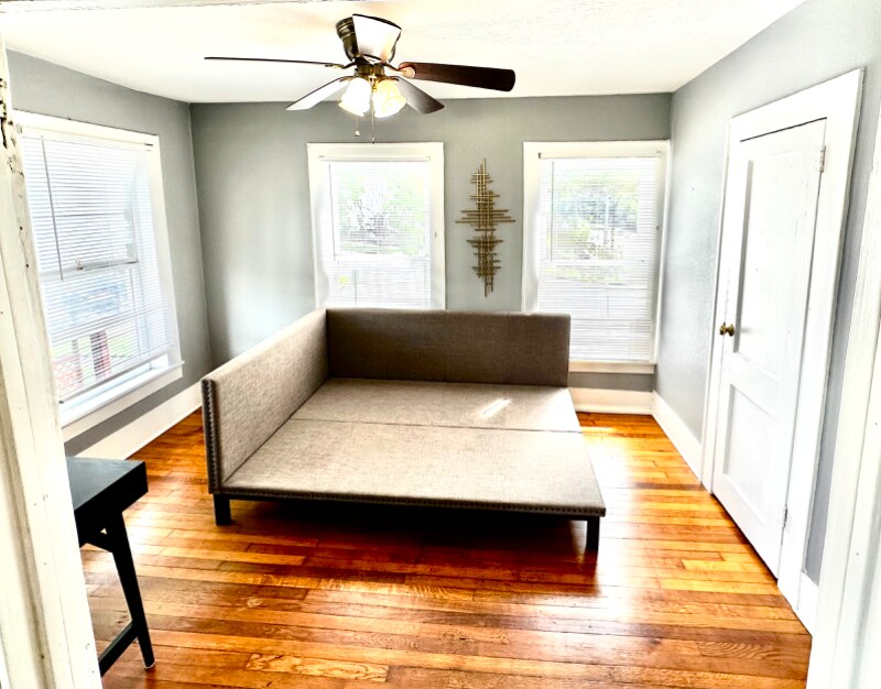 Building Photo - 4405 Woodside St