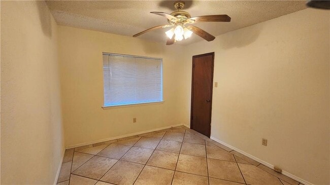 Building Photo - 1909 Killington Dr