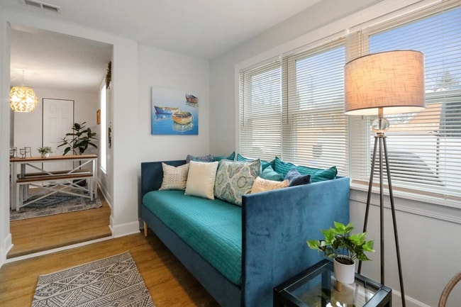 Building Photo - Historic Downtown Lake Geneva Carriage House – Available for Monthly & Mid-Term Rentals