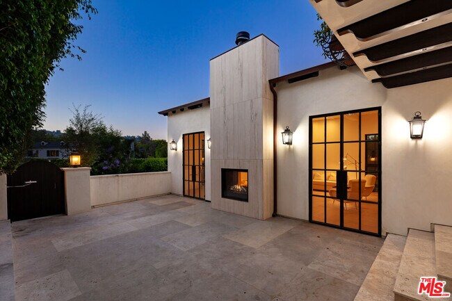 Building Photo - 1001 N Hanover Dr