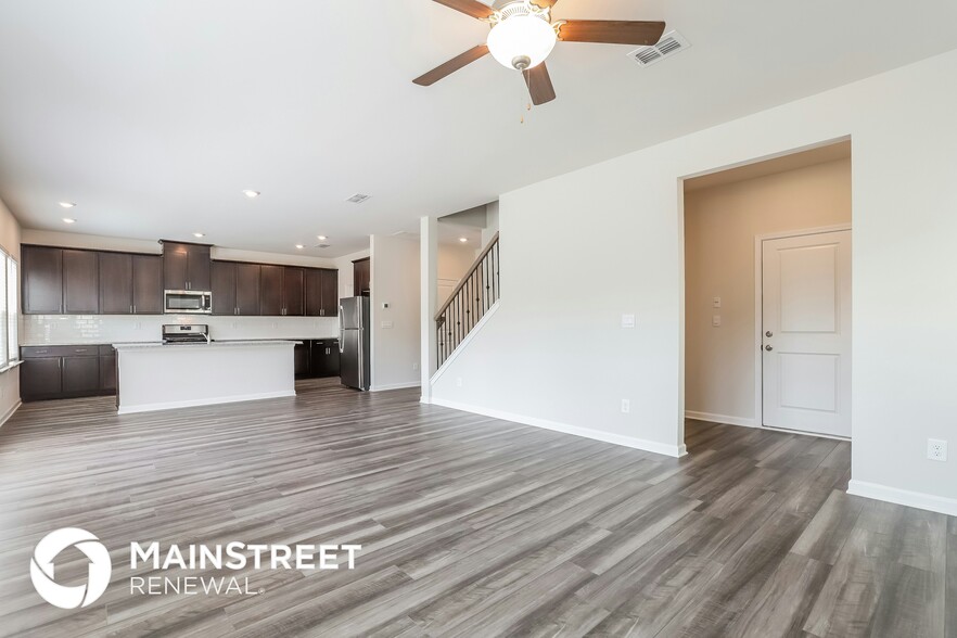 Building Photo - 5808 Hackberry Ln