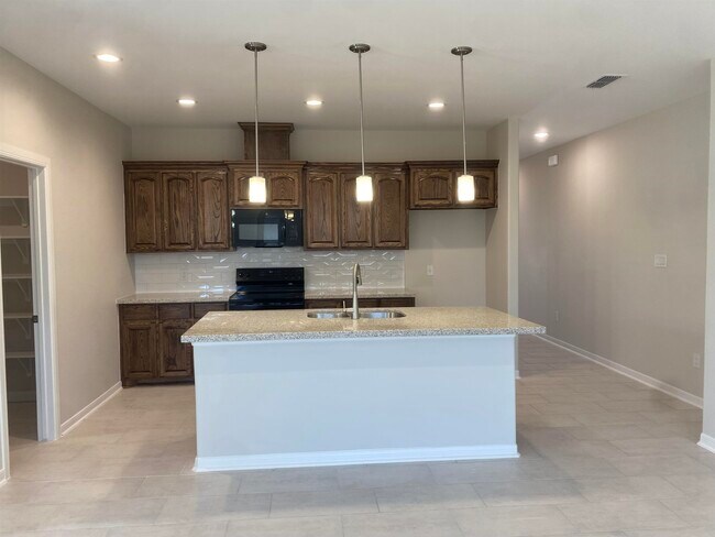 Building Photo - 1426 Key Deer Dr