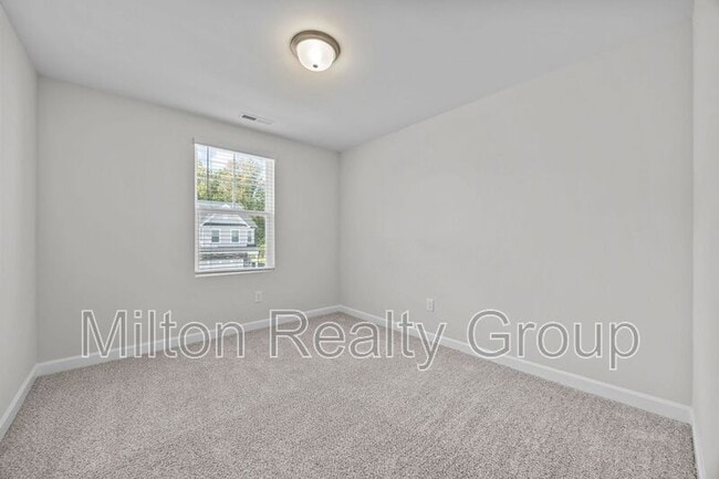 Building Photo - 63 Village Edge Dr