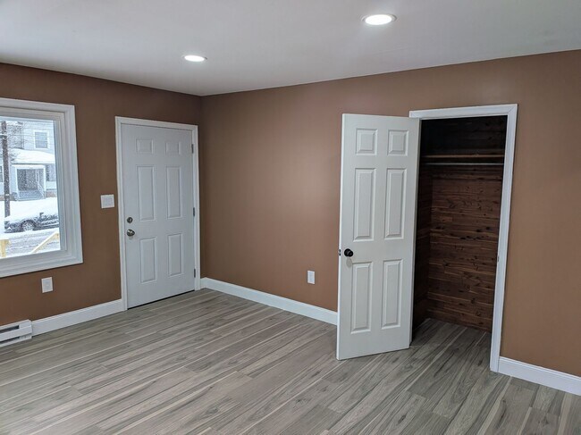 Building Photo - 1520-1524 Sanderson