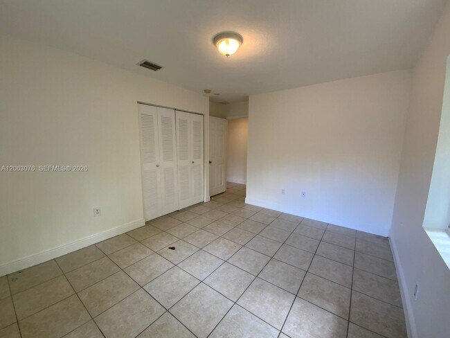 Building Photo - 3342 NW 9th Ave