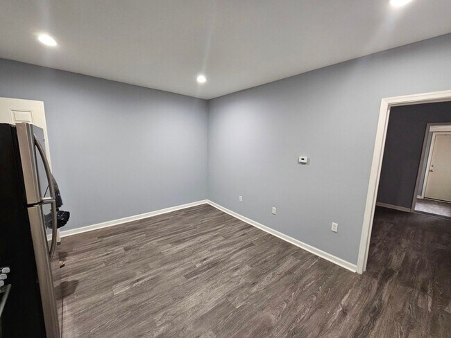 Building Photo - 4240 W Girard Ave