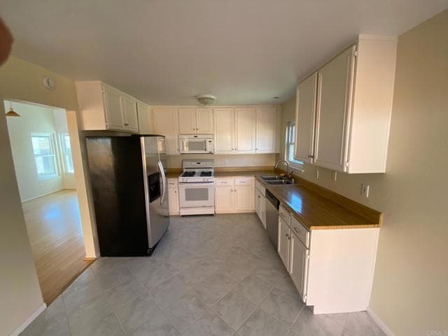 Building Photo - 2265 Charise St