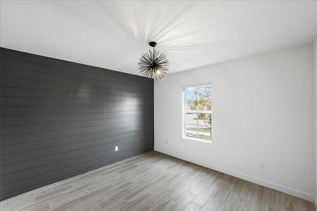 Building Photo - 6346 Windwood Wy
