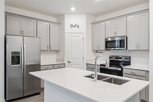 Building Photo - 2509 Relaxing Ln