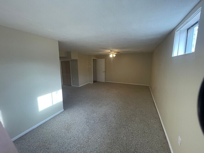 Building Photo - 2 Bed 2 Bath Townhome for lease: $1,480 pe...