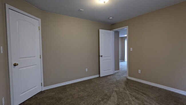 Building Photo - TWO STORY WITH FINISHED WALKOUT BASEMENT A...