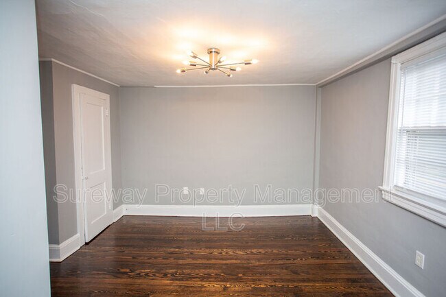 Building Photo - 220 S Church St