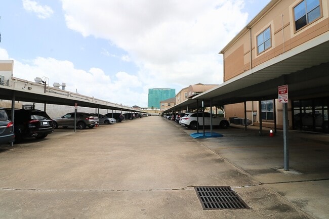 Building Photo - 6611 W Sam Houston Pkwy S
