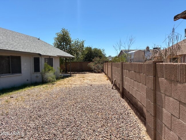 Building Photo - 10820 W Wagon Wheel Dr