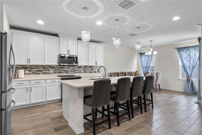 Building Photo - 3211 Turret Dr