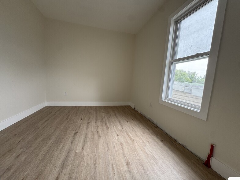 184 Virginia Ave 3L - 186 Virginia Ave