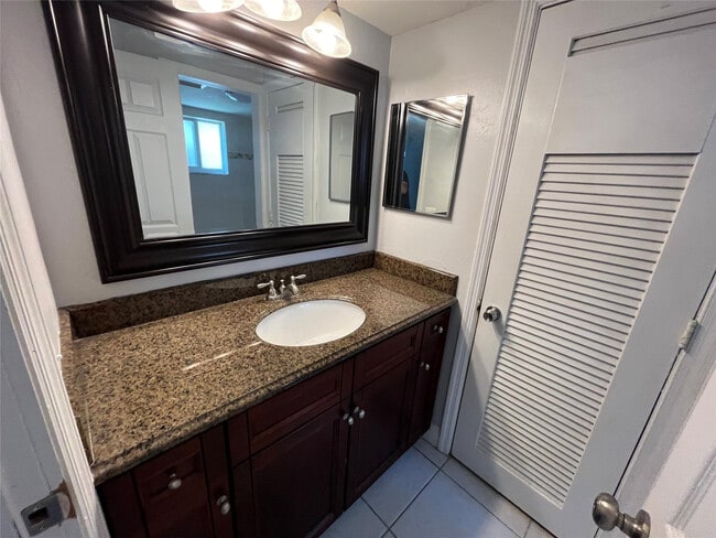 Building Photo - 1311 NE 18th St