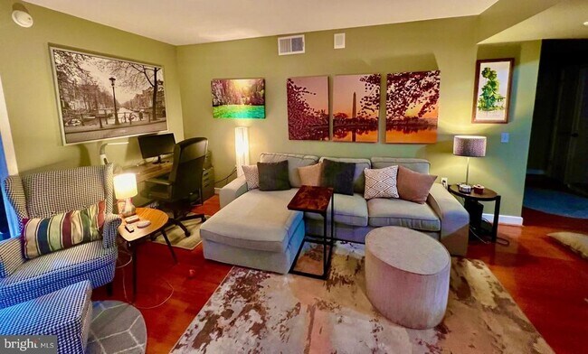 Building Photo - 1117 10th St NW