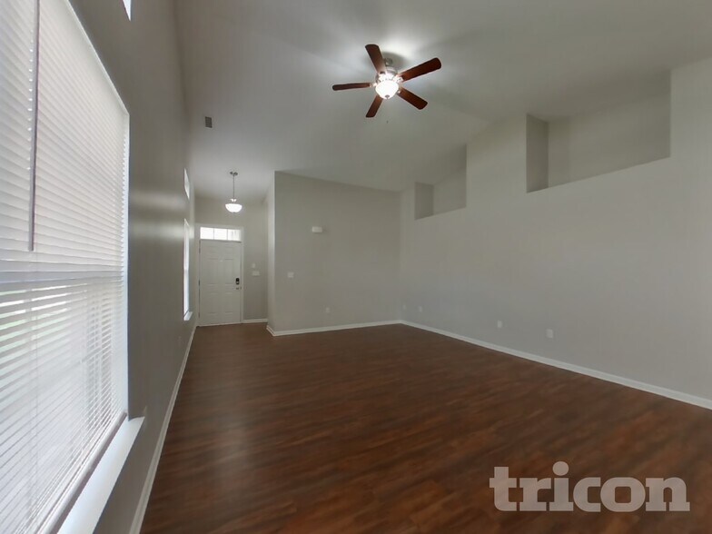 Building Photo - 5513 Lipizzan Ln