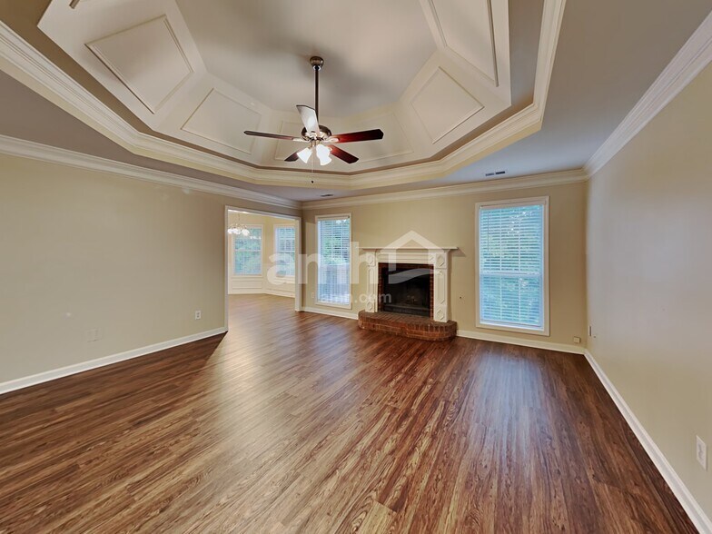 Building Photo - 825 Georgian Hills Dr