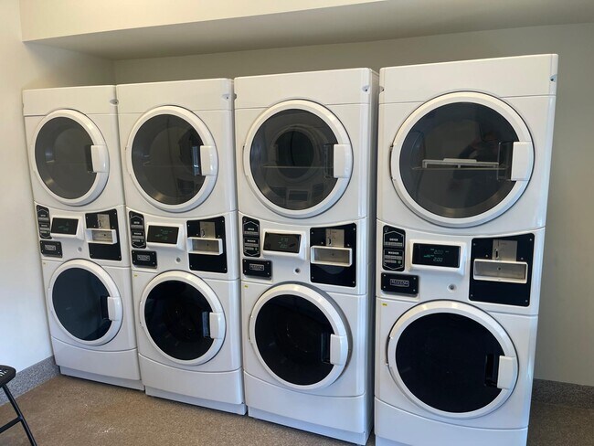 Building Photo - 35 Upper Woodbridge Rd