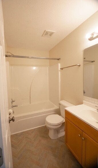 Building Photo - 955 Russet Dr
