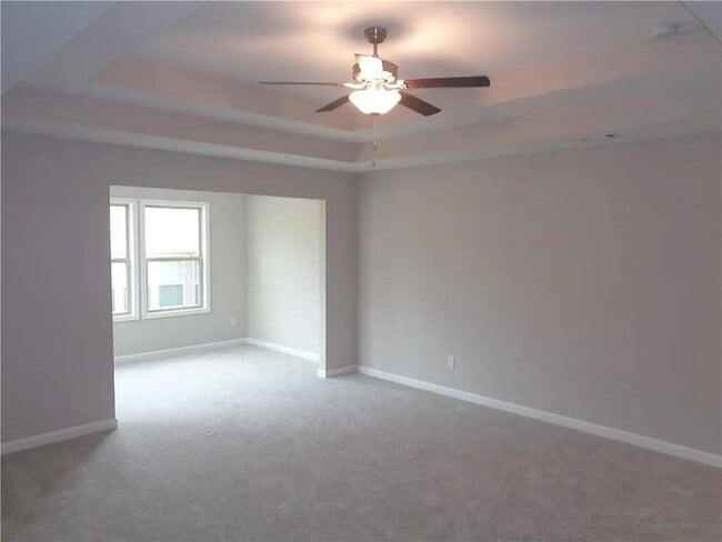 Building Photo - 669 Lansing Grove Way