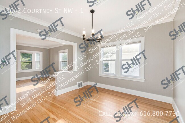 Building Photo - 1042 Courtney St NW
